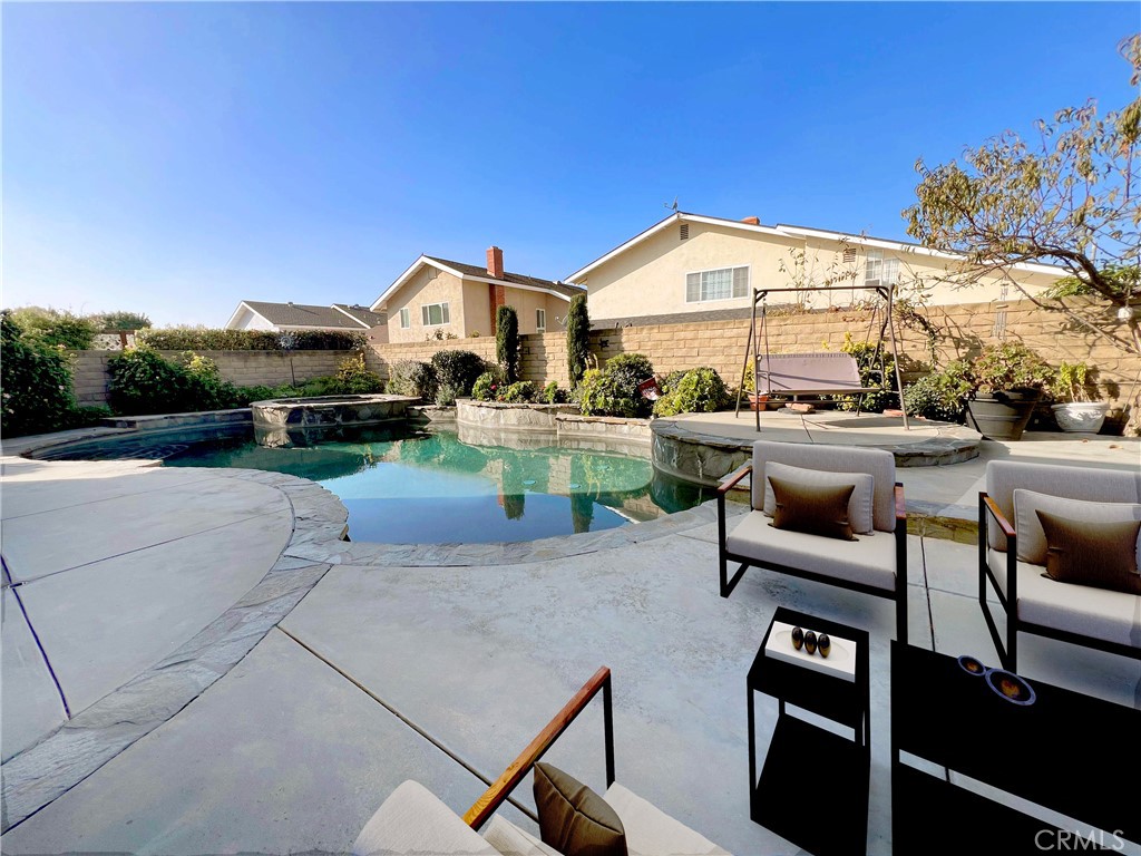 1819 Mac Innes Place