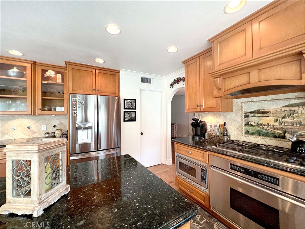 1819 Mac Innes Place