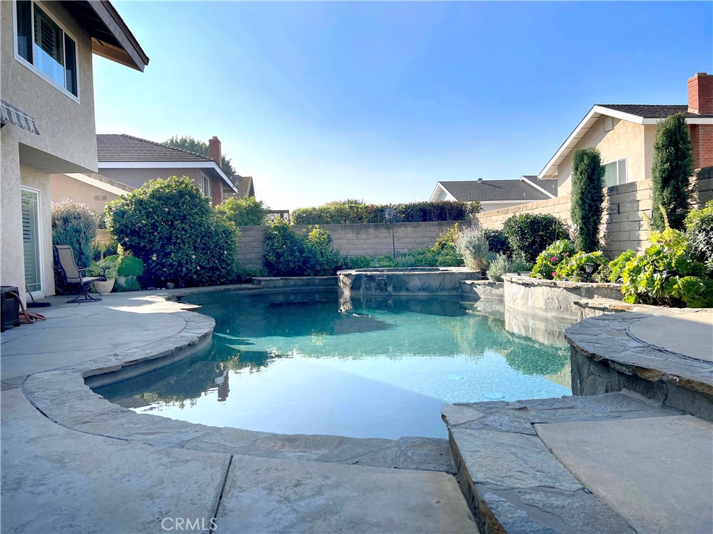 1819 Mac Innes Place