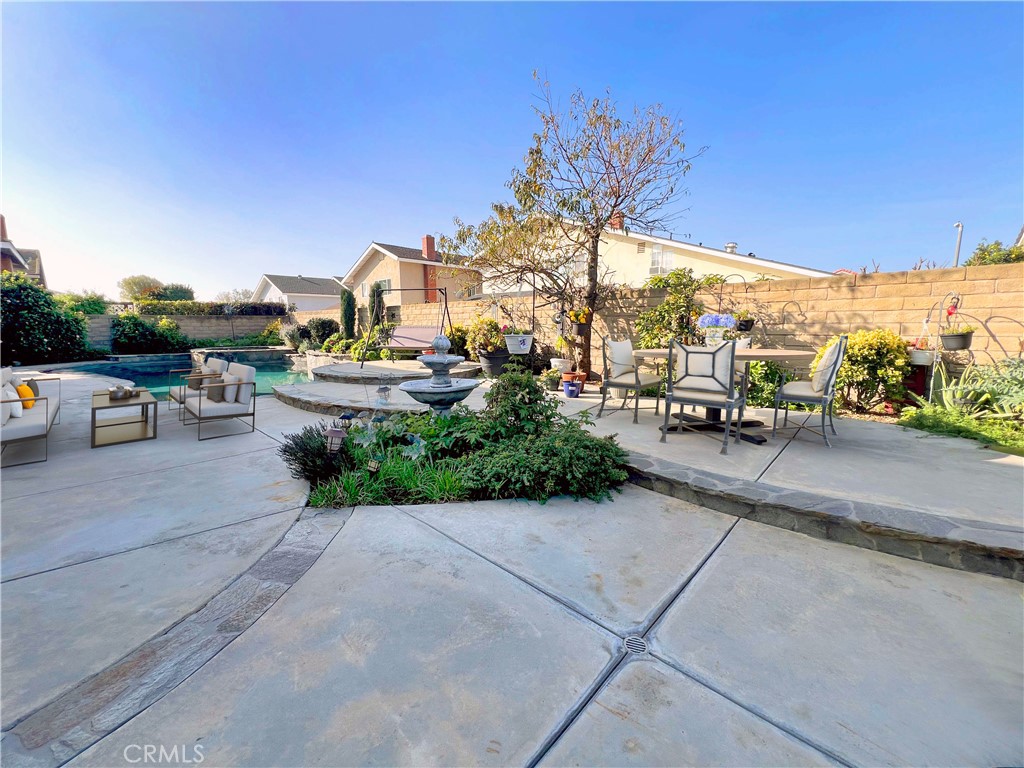 1819 Mac Innes Place