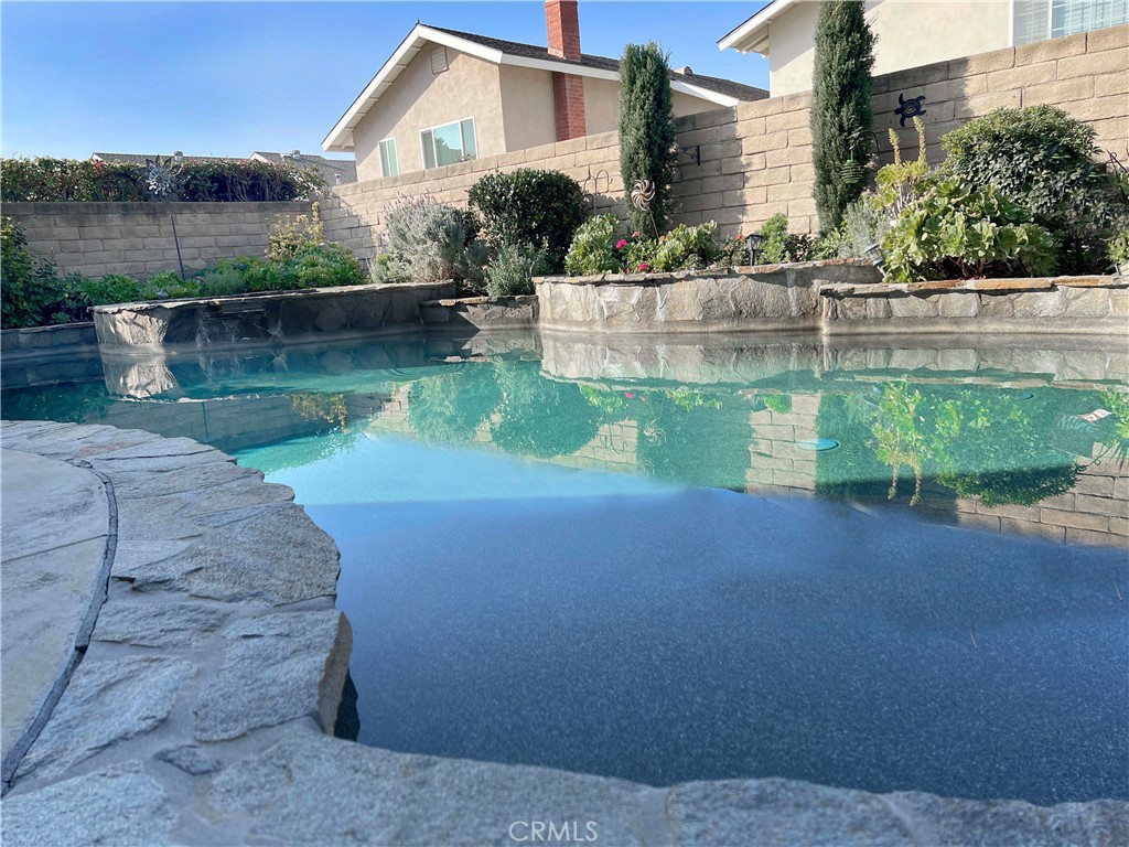 1819 Mac Innes Place