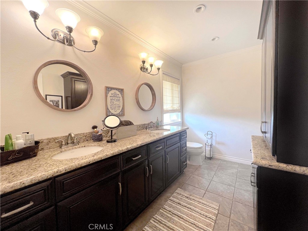 1819 Mac Innes Place