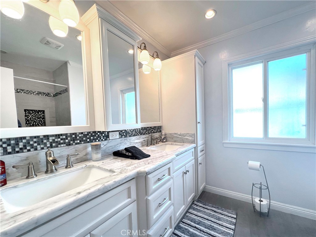 1819 Mac Innes Place