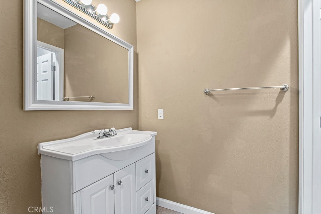 1030 W Macarthur Boulevard 100