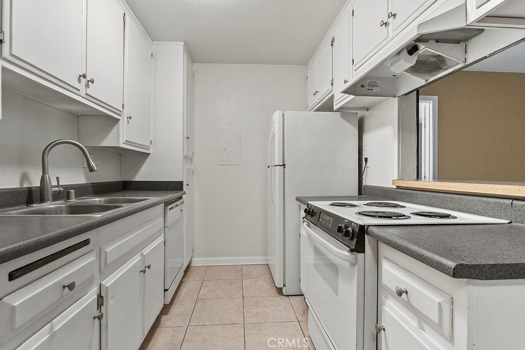 1030 W Macarthur Boulevard 100