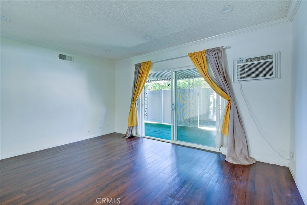 1921 Sherry Lane 109