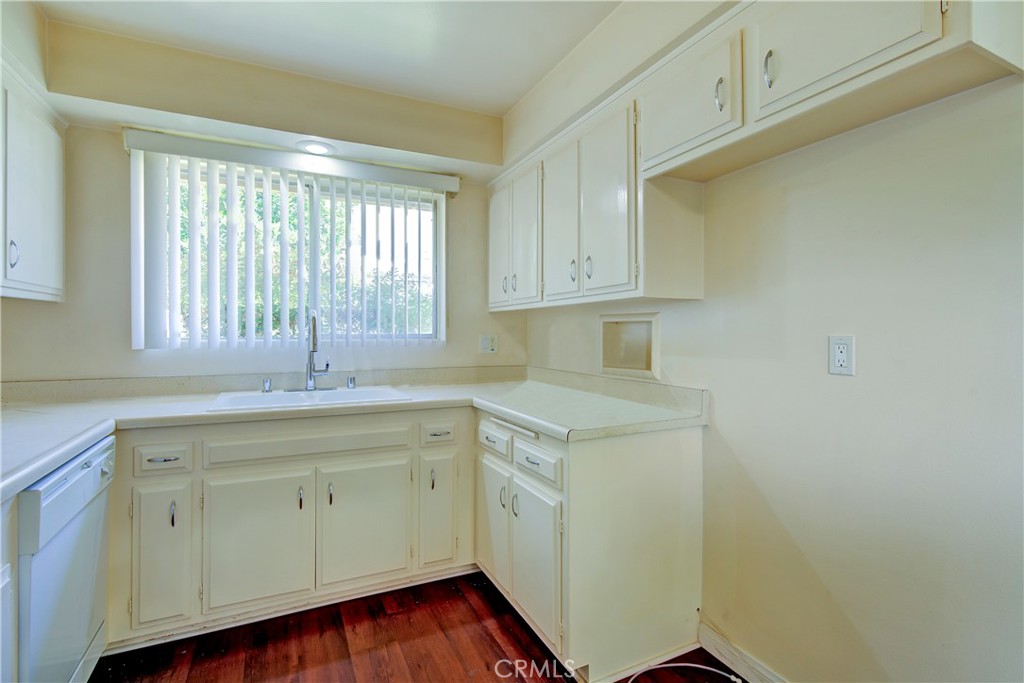 1921 Sherry Lane 109