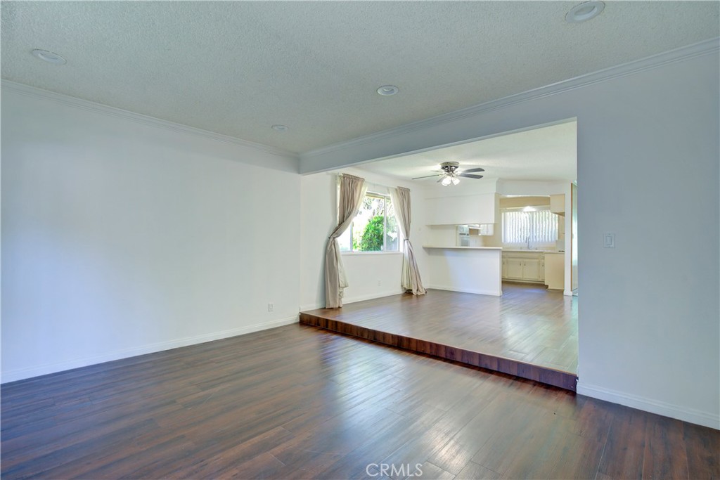 1921 Sherry Lane 109