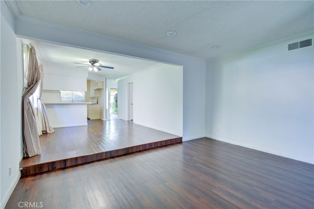 1921 Sherry Lane 109