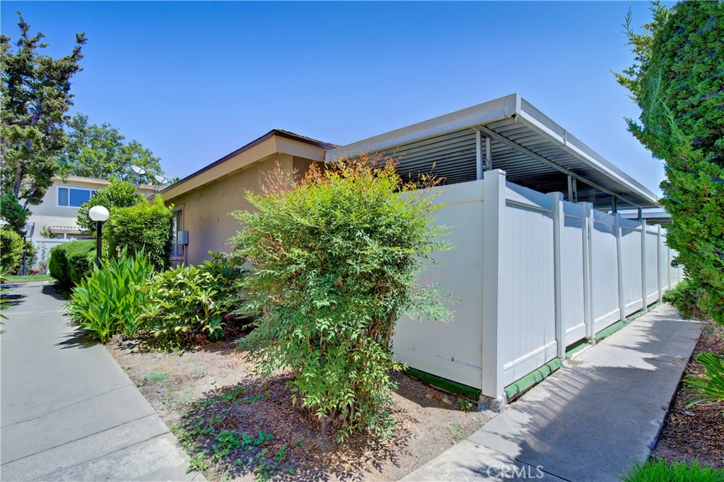 1921 Sherry Lane 109