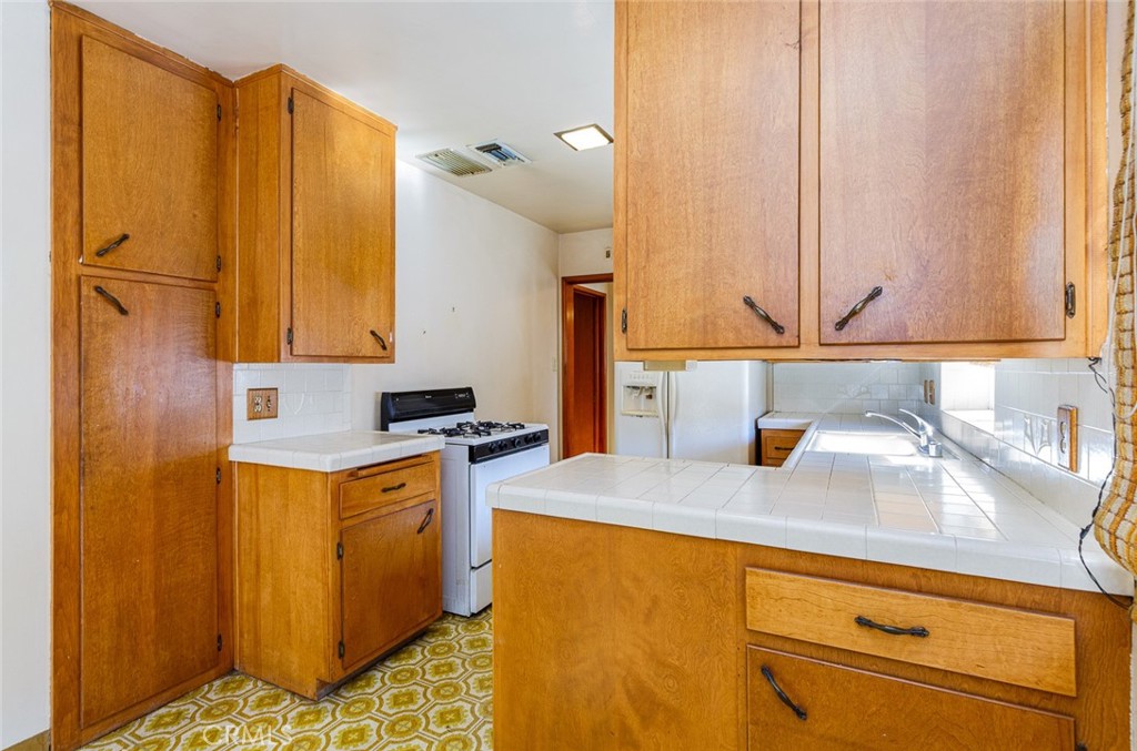 9012 Arrington Avenue