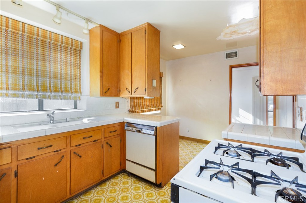 9012 Arrington Avenue