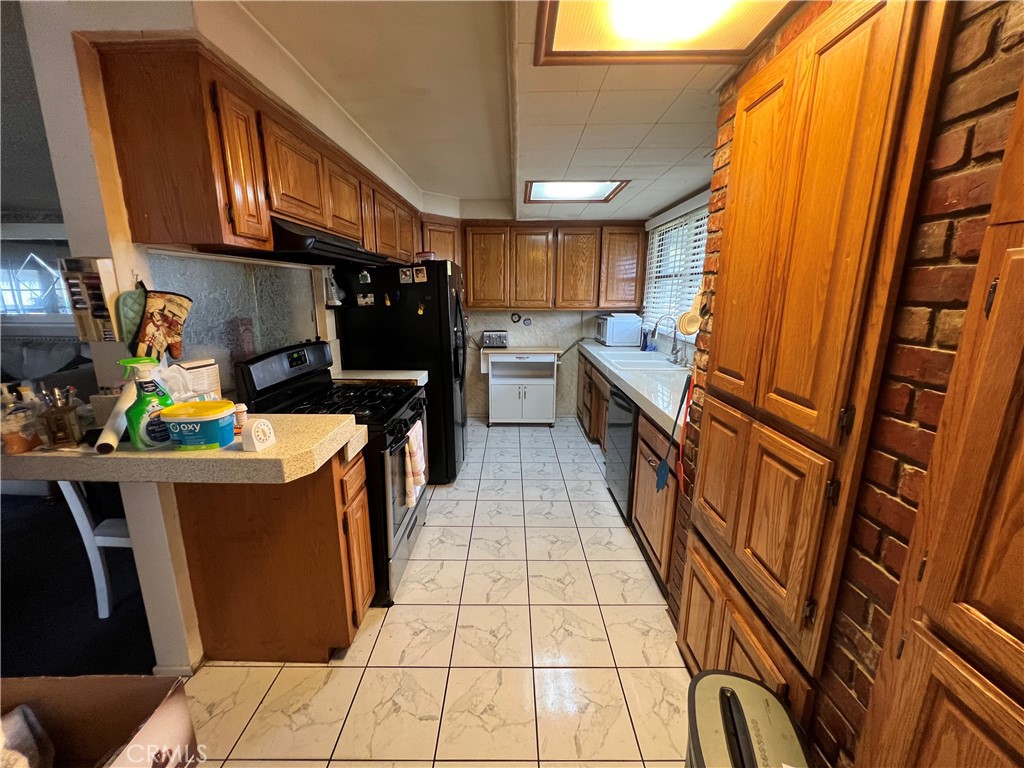 2220 E Sycamore Street