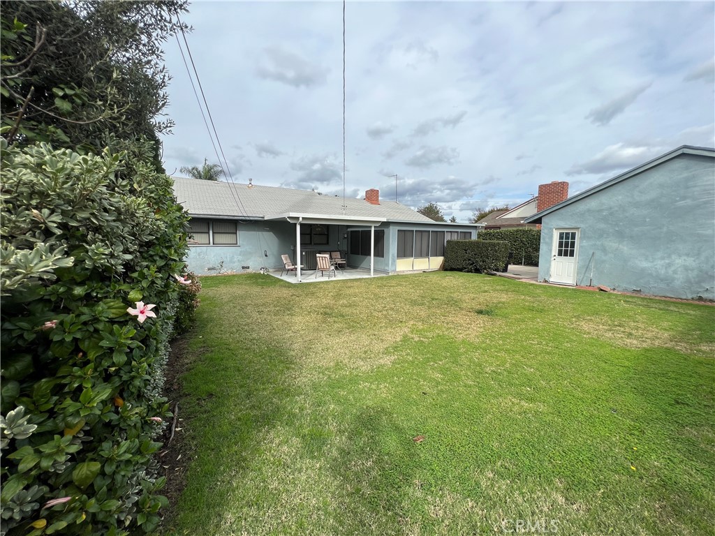 2220 E Sycamore Street