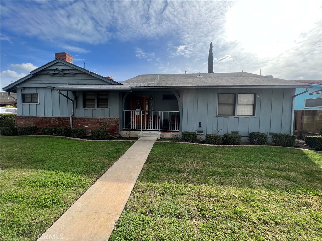 2220 E Sycamore Street