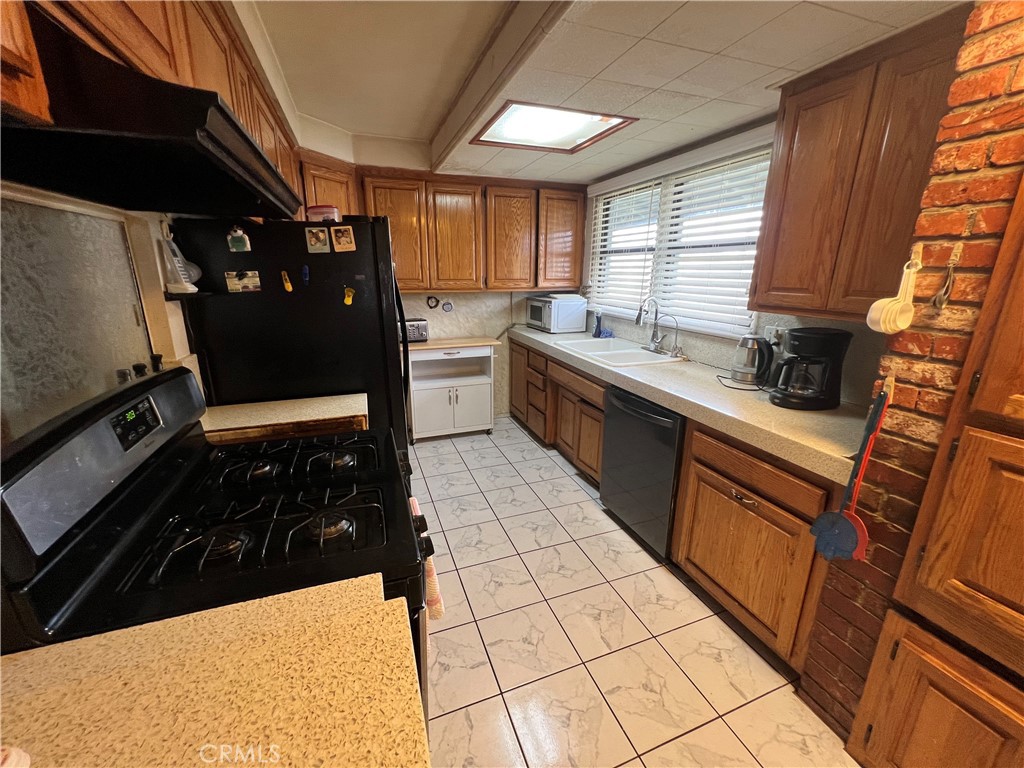 2220 E Sycamore Street