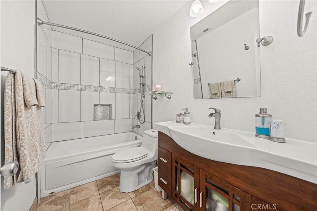2870 Lindsay Lane