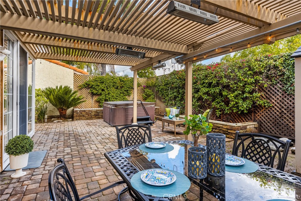 512 W Massachusetts Lane