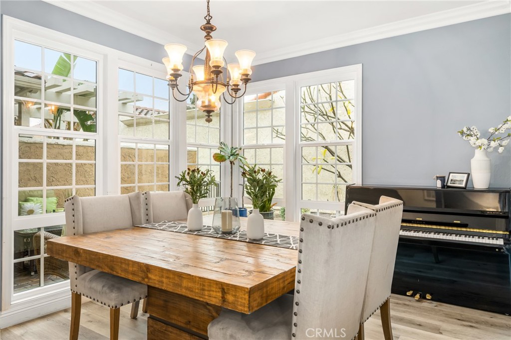 512 W Massachusetts Lane