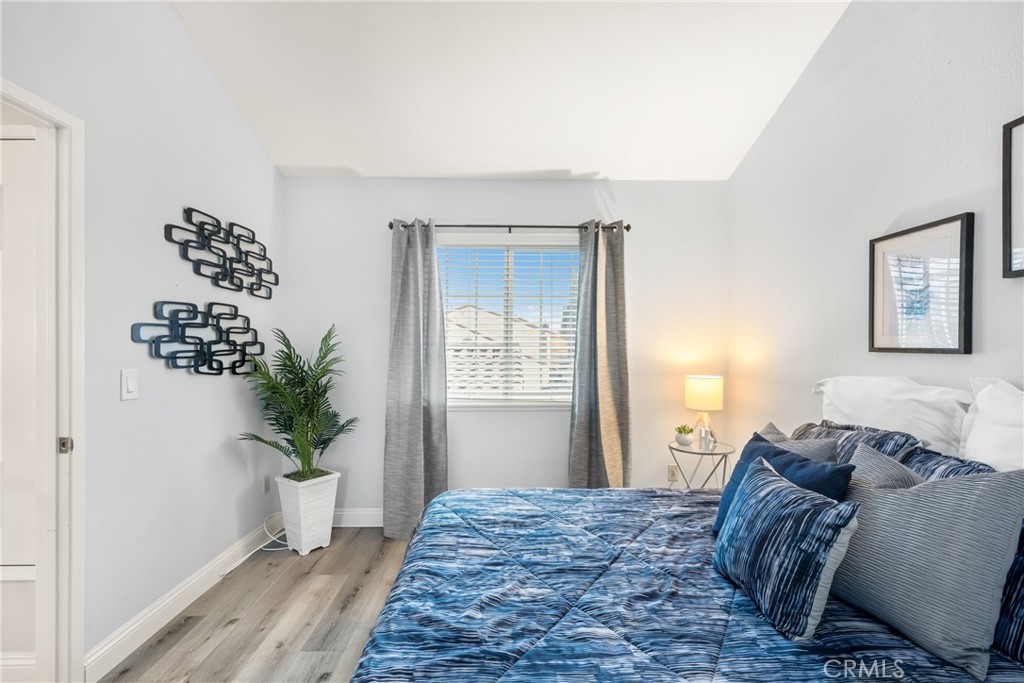 512 W Massachusetts Lane