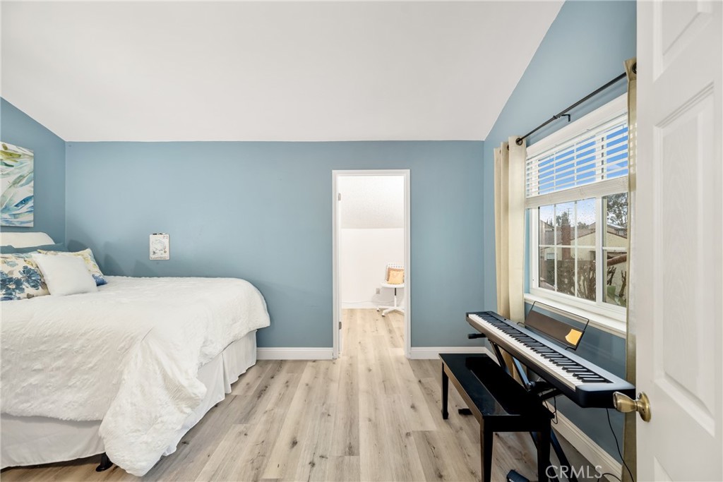 512 W Massachusetts Lane