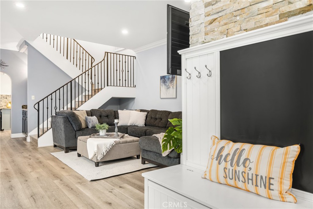 512 W Massachusetts Lane