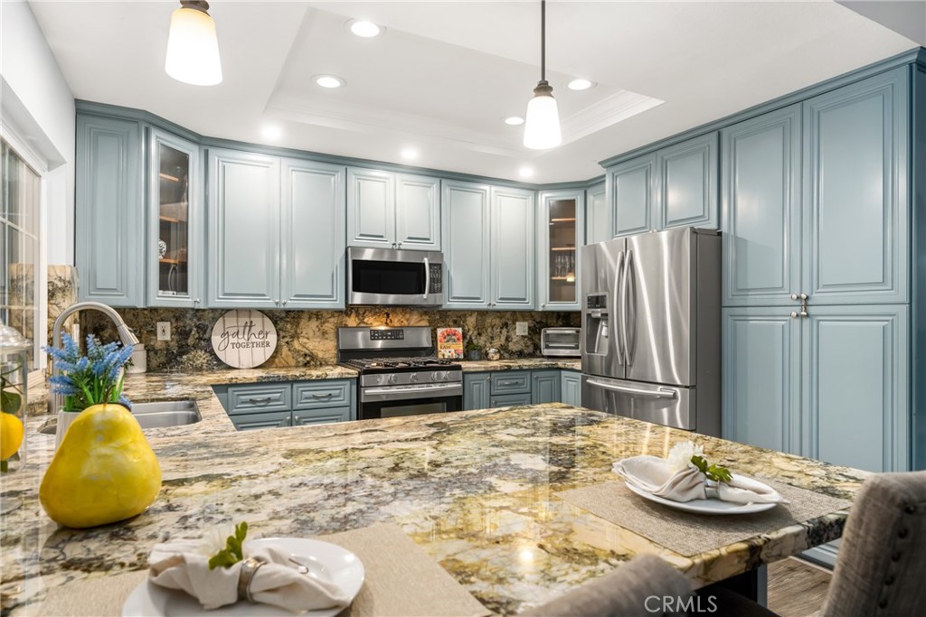 512 W Massachusetts Lane