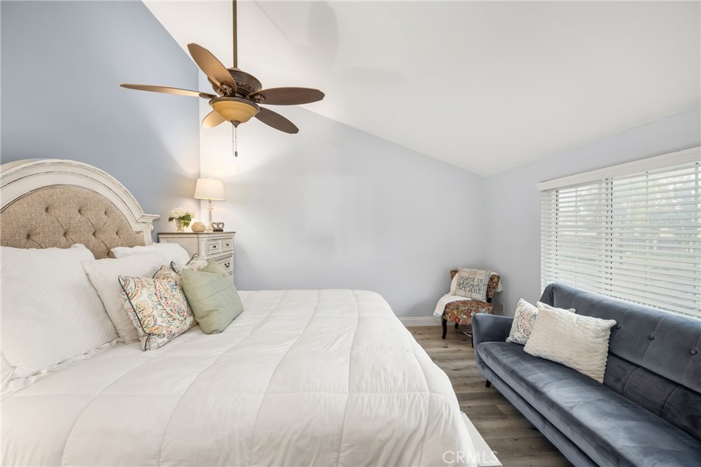 512 W Massachusetts Lane