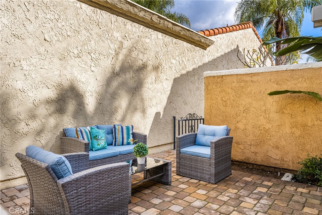 512 W Massachusetts Lane