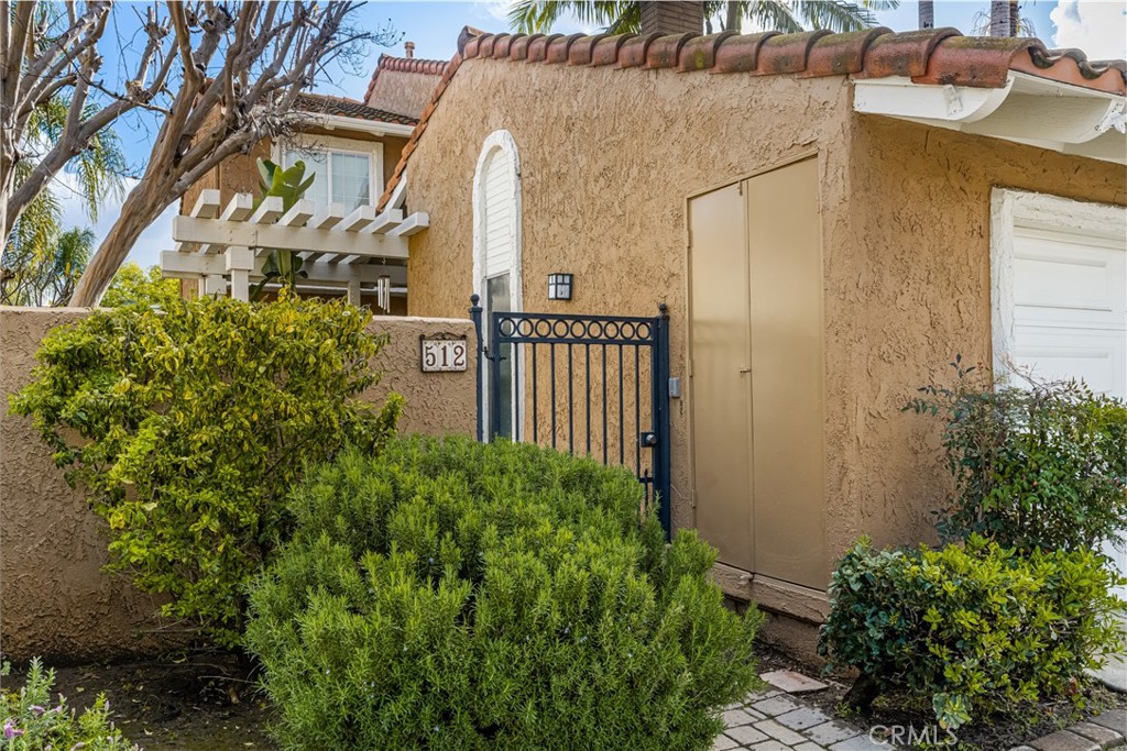 512 W Massachusetts Lane