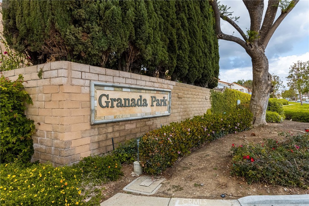 512 W Massachusetts Lane