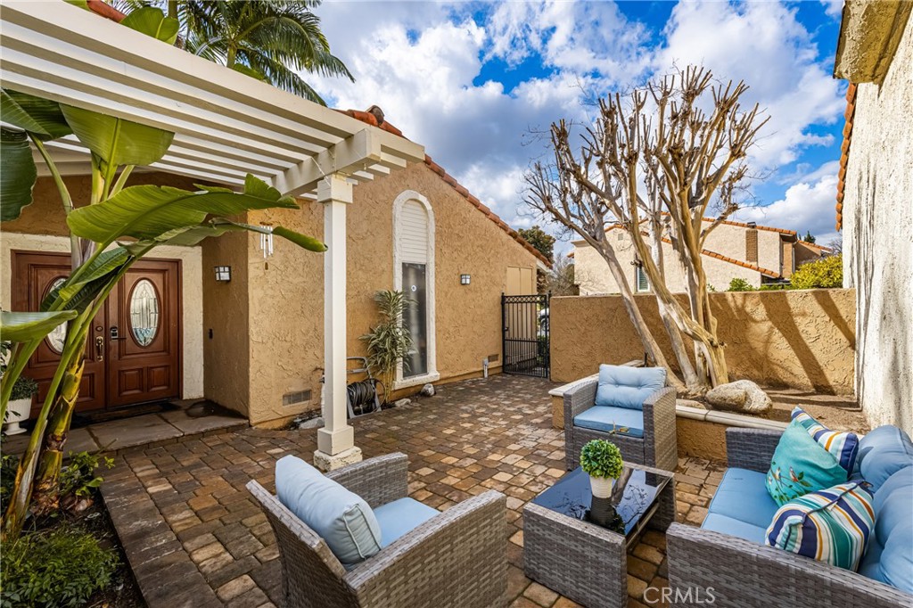 512 W Massachusetts Lane