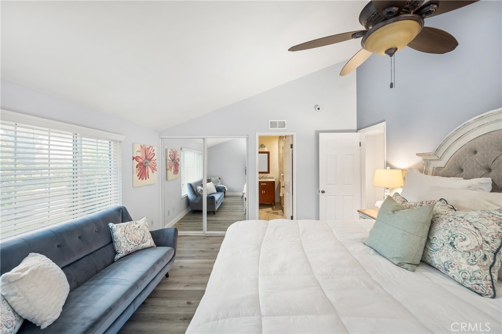 512 W Massachusetts Lane