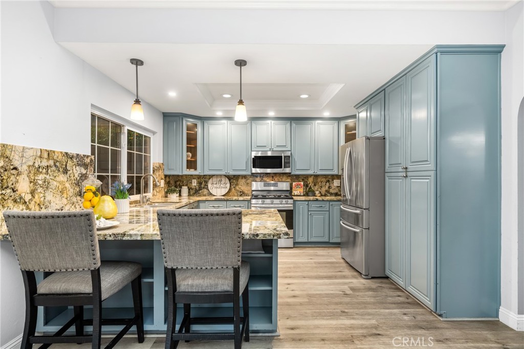 512 W Massachusetts Lane