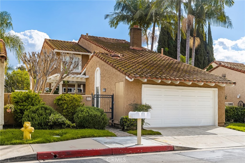 512 W Massachusetts Lane