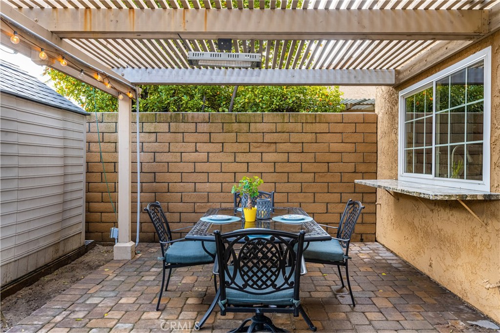 512 W Massachusetts Lane