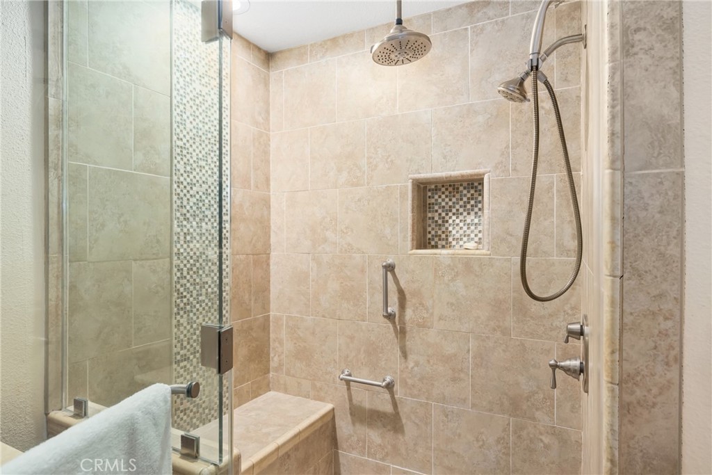 512 W Massachusetts Lane