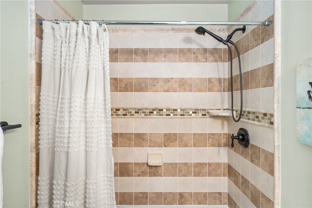 512 W Massachusetts Lane