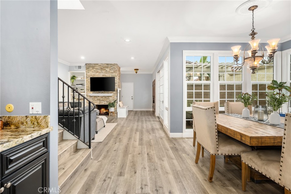 512 W Massachusetts Lane