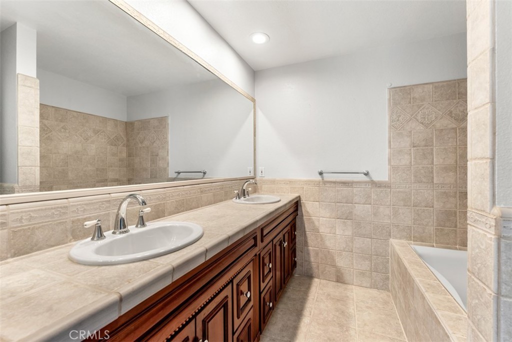 5269 E Rural Ridge Circle