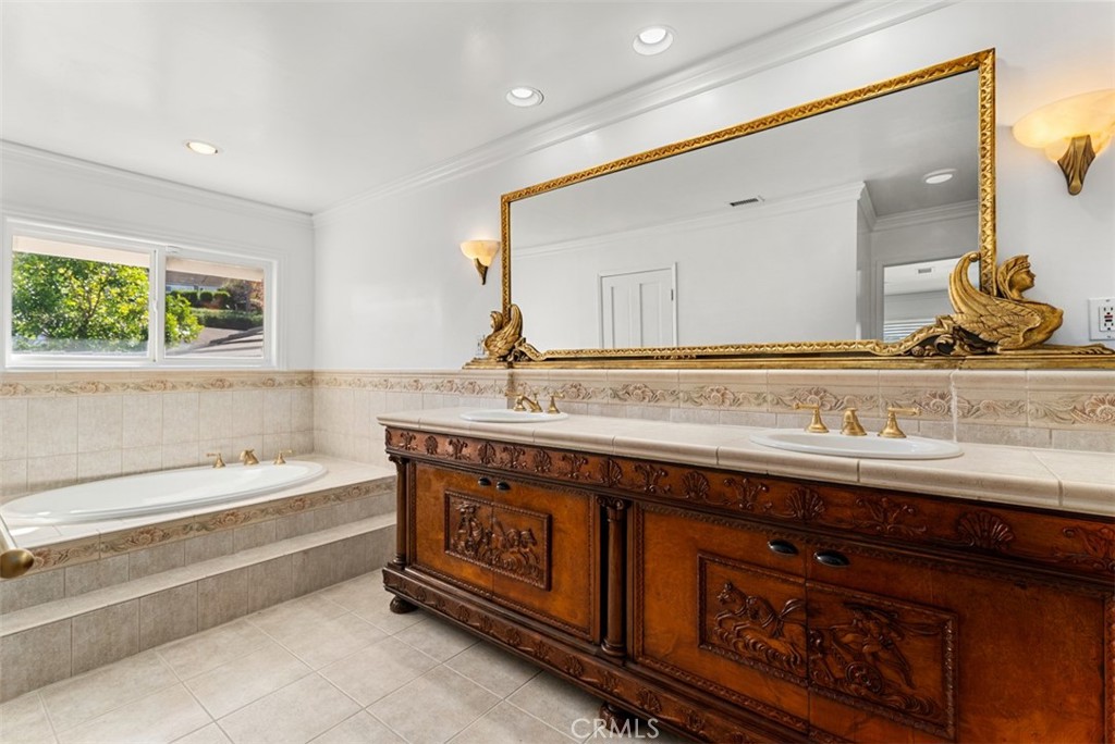 5269 E Rural Ridge Circle