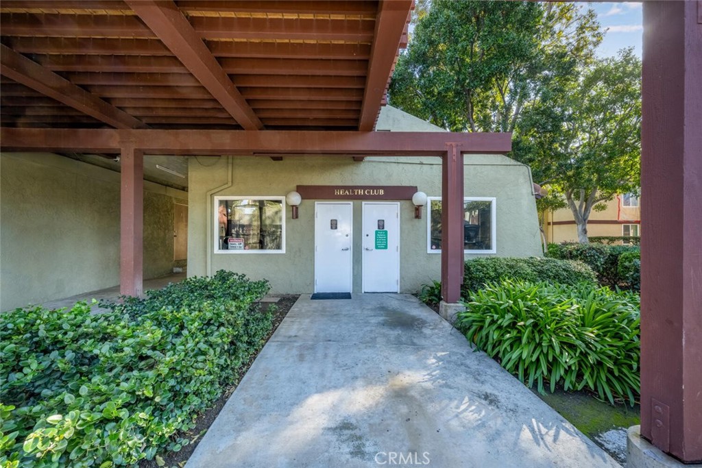 1000 W Macarthur Boulevard 42