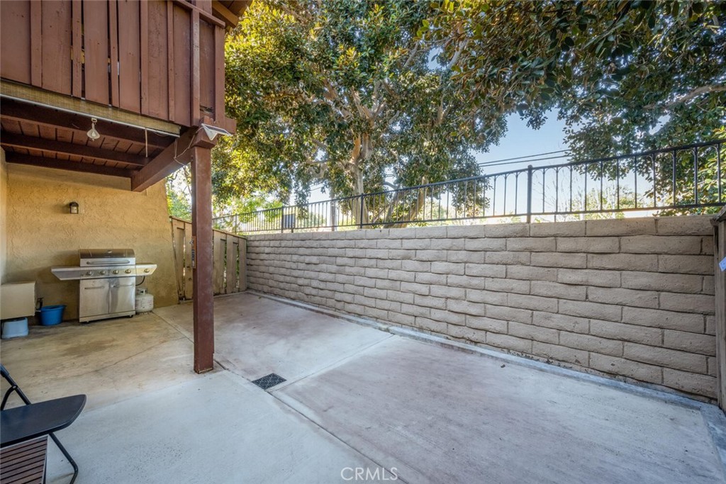 1000 W Macarthur Boulevard 42