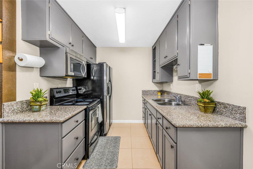 1000 W Macarthur Boulevard 42