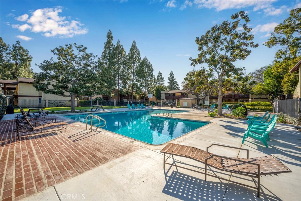 1000 W Macarthur Boulevard 42