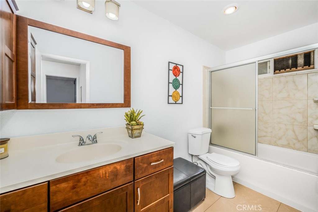 1000 W Macarthur Boulevard 42