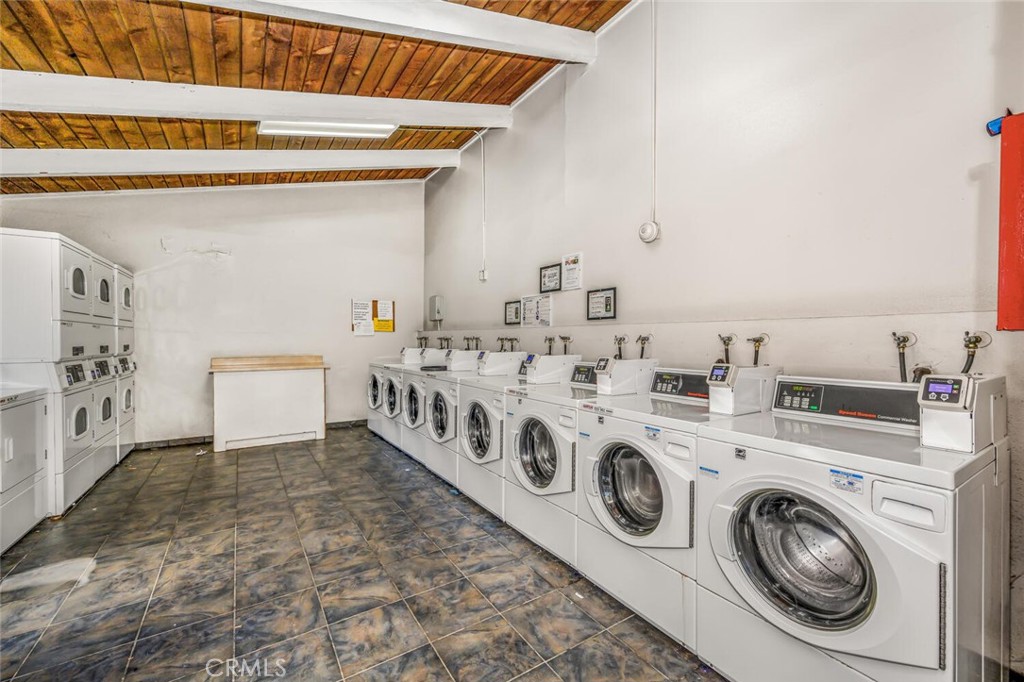 1000 W Macarthur Boulevard 42