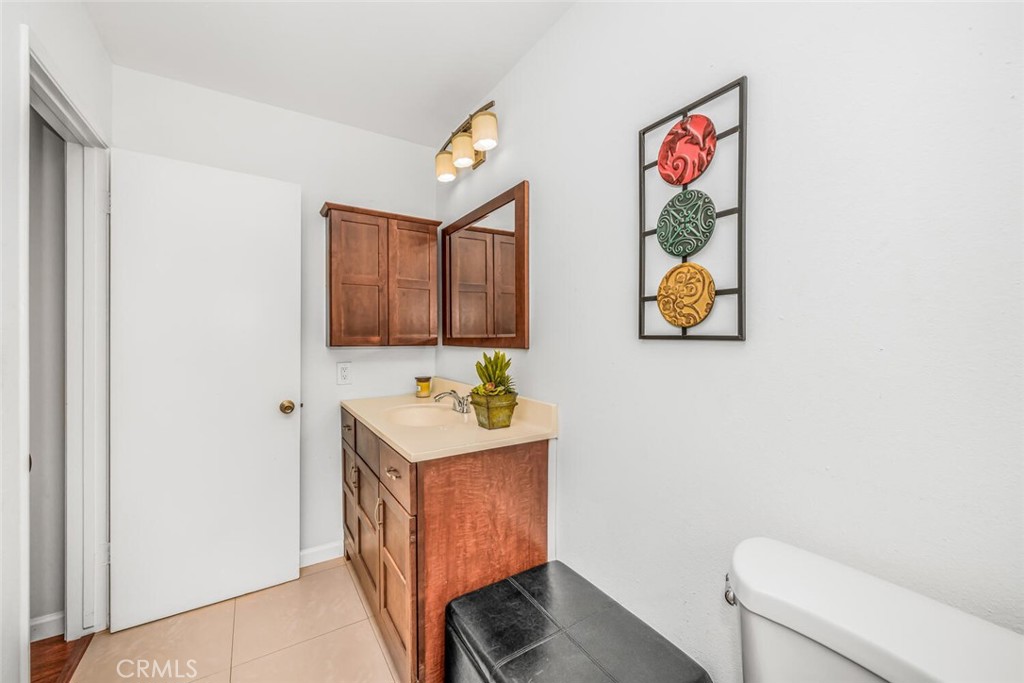 1000 W Macarthur Boulevard 42