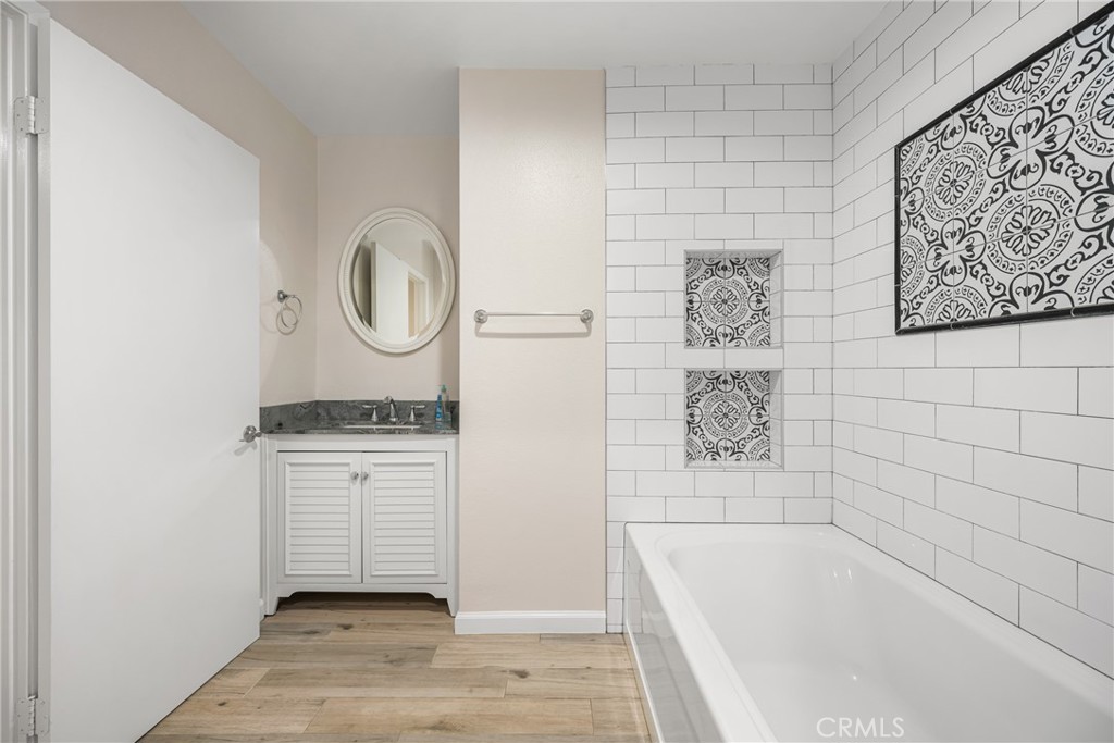 3862 Ravenswood Drive