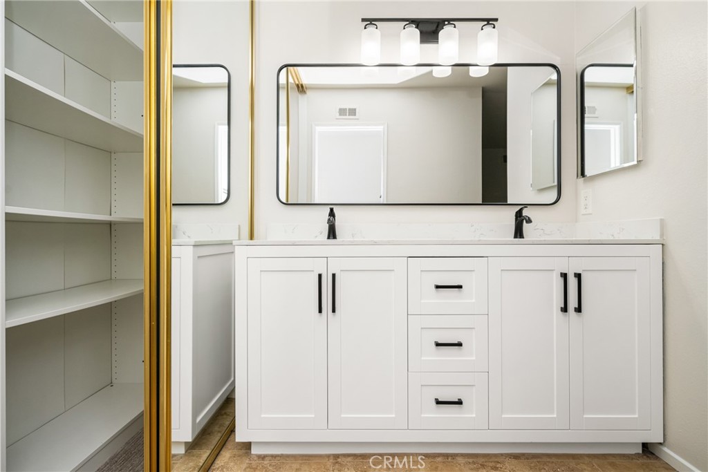 3862 Ravenswood Drive